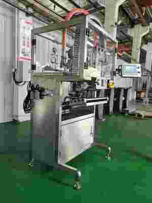 Ακριβότητα ± 0,5% Μηχανή πλήρωσης σακούλας σε κουτί που λειτουργεί σε πίεση αέρα 0,6-0,8MPa Ιδανική για ακριβή διανομή υγρών